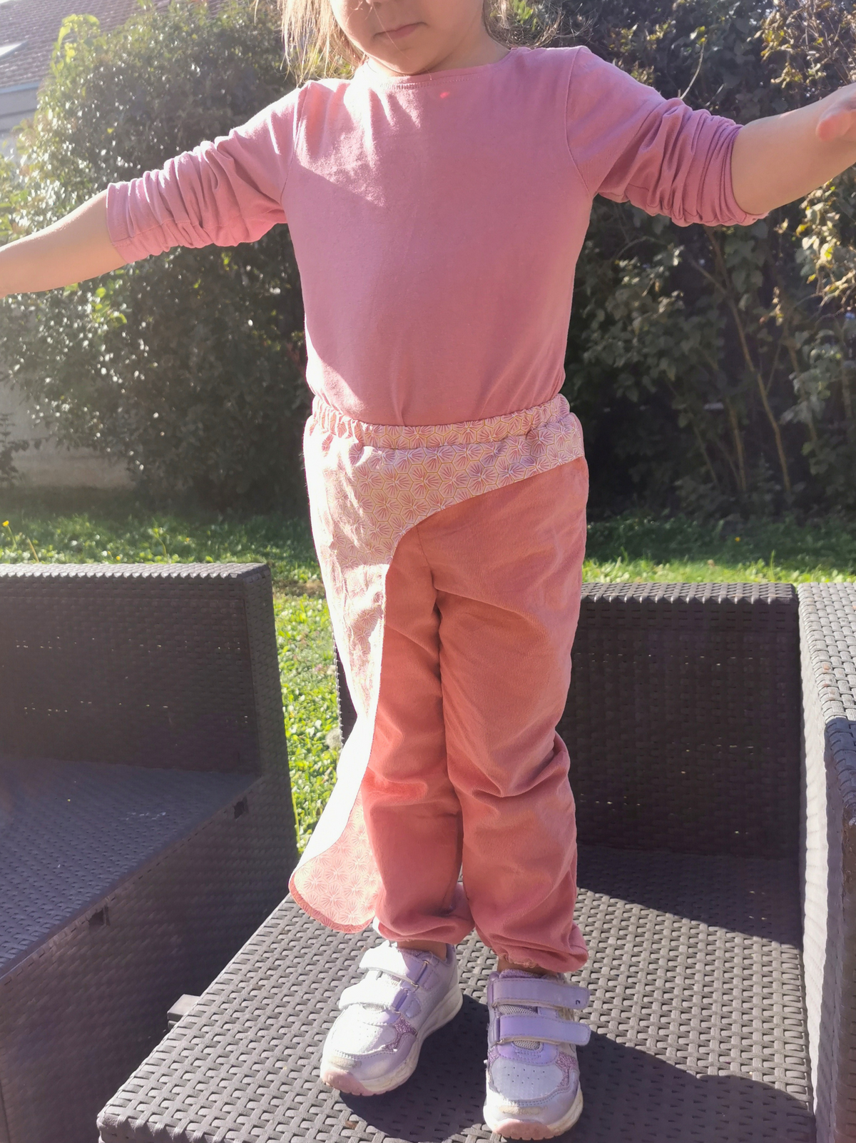 KYAIGUO Pantalon en Soie Glacée pour Enfants Garçons Filles, Unisexe Respirant Séchage Rapide Pantalon Ample Anti-Moustique, Protection Solaire, Taille Élastique Pantalon 5-13 Ans KYAIGUO Pantalon en Soie Glacée pour Enfants Garçons Filles, Unisexe Respirant Séchage Rapide Pantalon Ample Anti-Moustique, Protection Solaire, Taille Élastique Pantalon 5-13 Ans